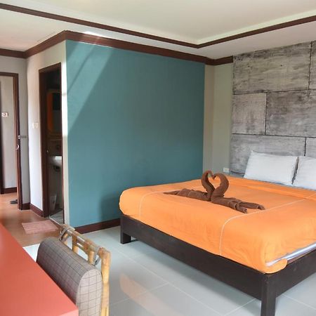 The Palm Delight Lodge Jomtien Beach Exterior photo