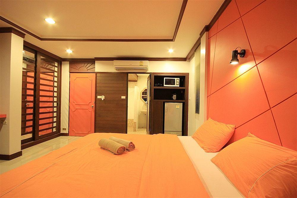 The Palm Delight Lodge Jomtien Beach Exterior photo