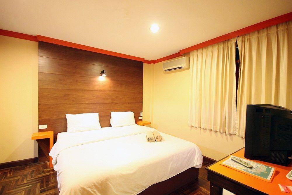 The Palm Delight Lodge Jomtien Beach Exterior photo