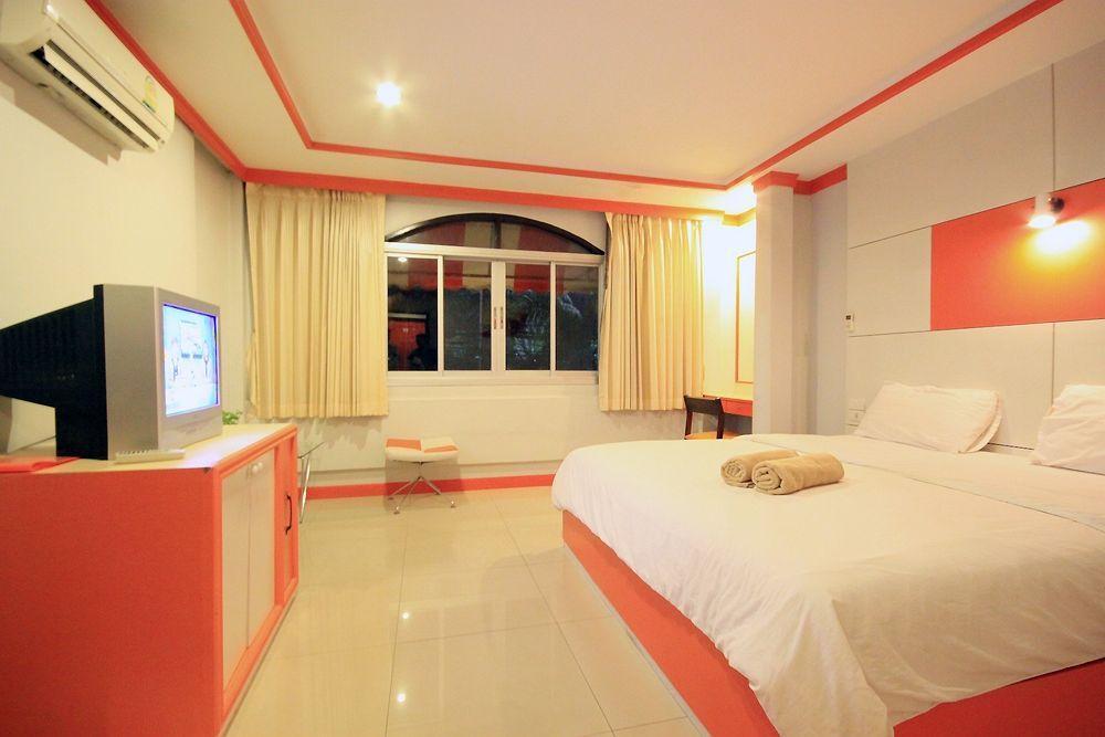The Palm Delight Lodge Jomtien Beach Exterior photo