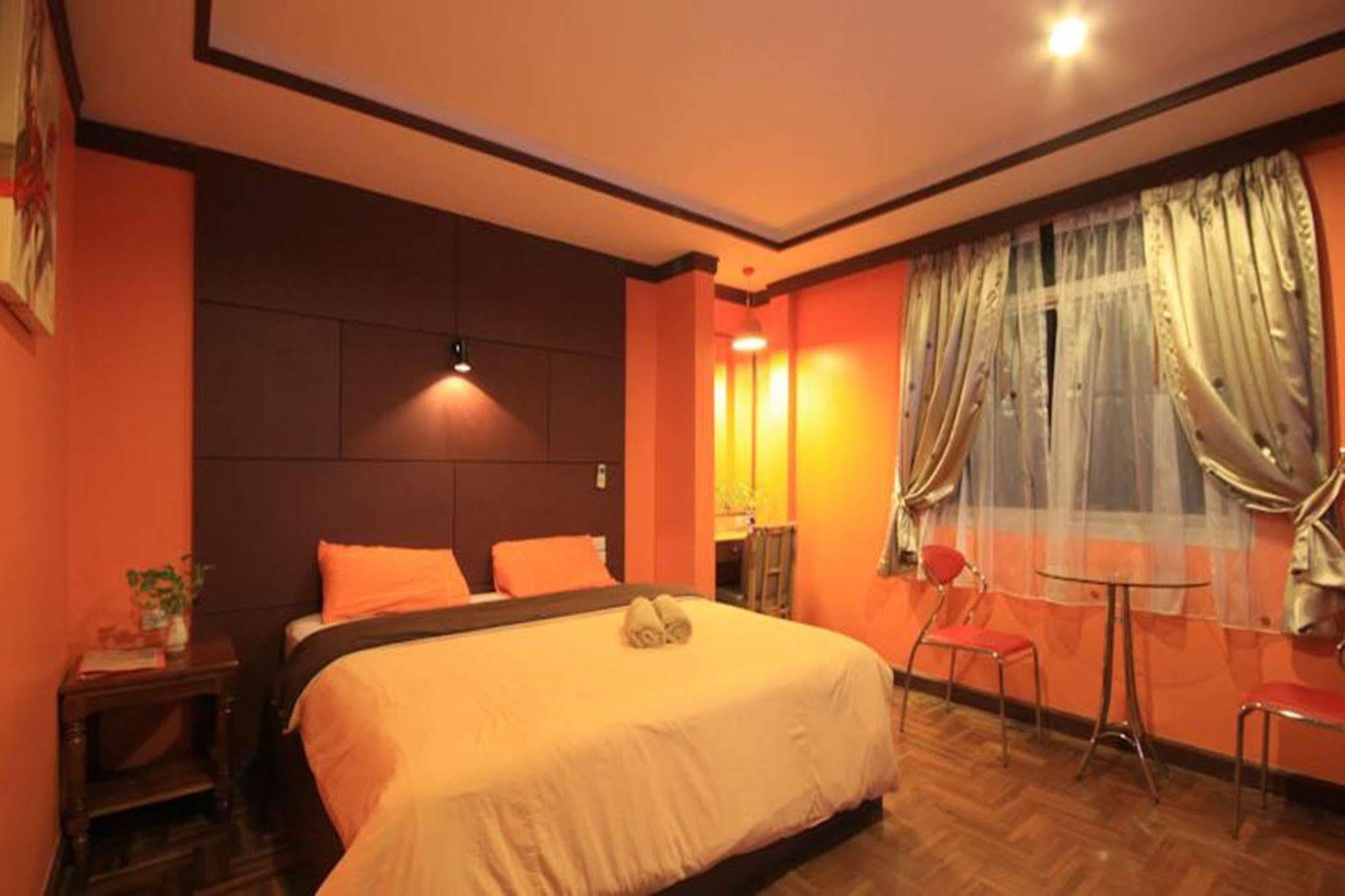 The Palm Delight Lodge Jomtien Beach Exterior photo