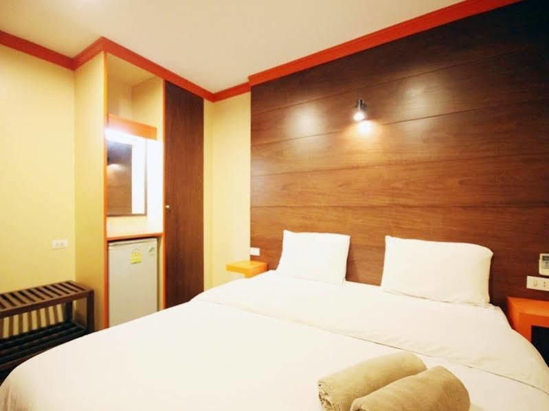 The Palm Delight Lodge Jomtien Beach Exterior photo