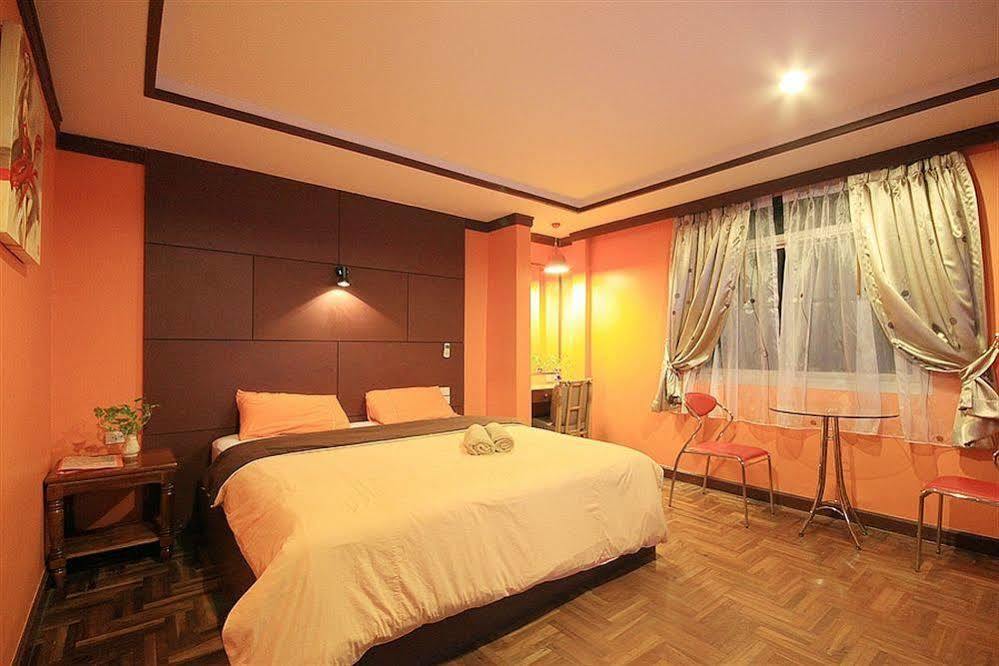 The Palm Delight Lodge Jomtien Beach Exterior photo
