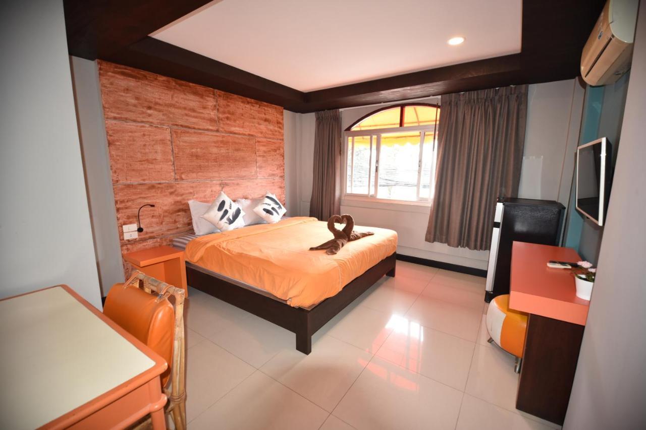 The Palm Delight Lodge Jomtien Beach Exterior photo