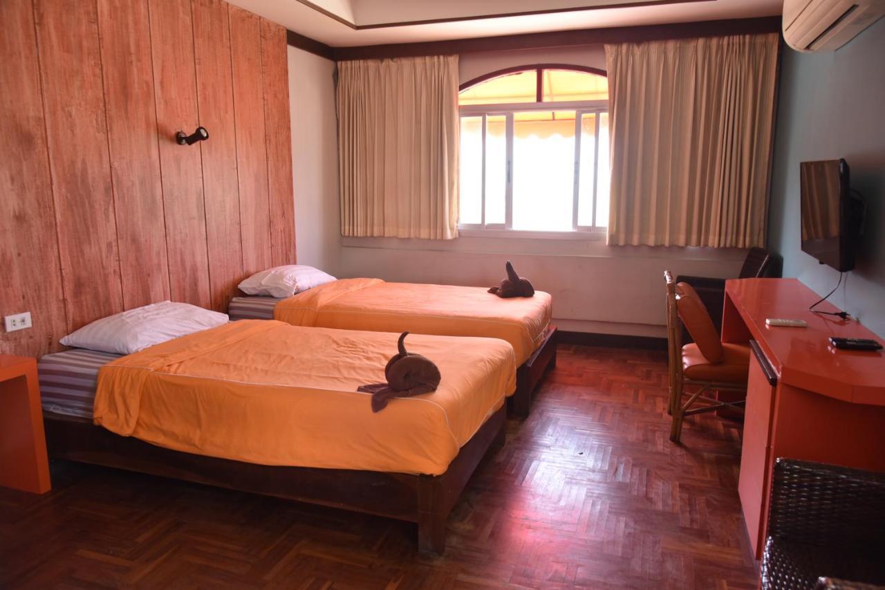 The Palm Delight Lodge Jomtien Beach Exterior photo