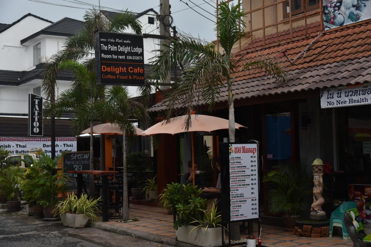 The Palm Delight Lodge Jomtien Beach Exterior photo