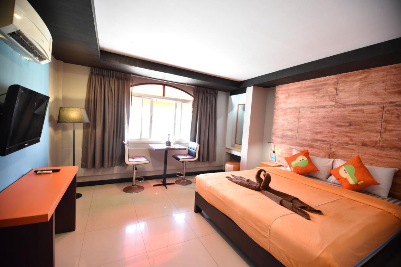 The Palm Delight Lodge Jomtien Beach Exterior photo