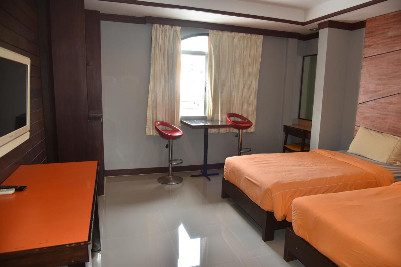 The Palm Delight Lodge Jomtien Beach Exterior photo