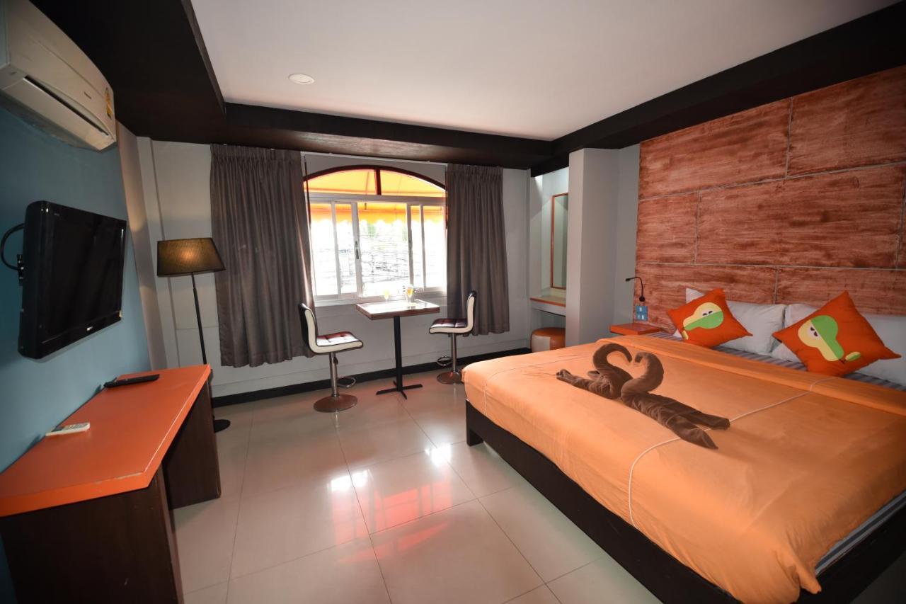 The Palm Delight Lodge Jomtien Beach Exterior photo