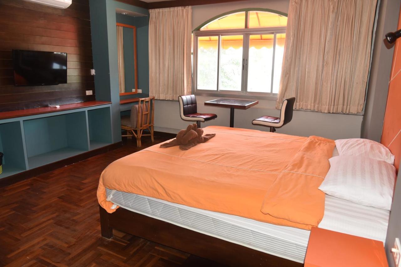 The Palm Delight Lodge Jomtien Beach Exterior photo